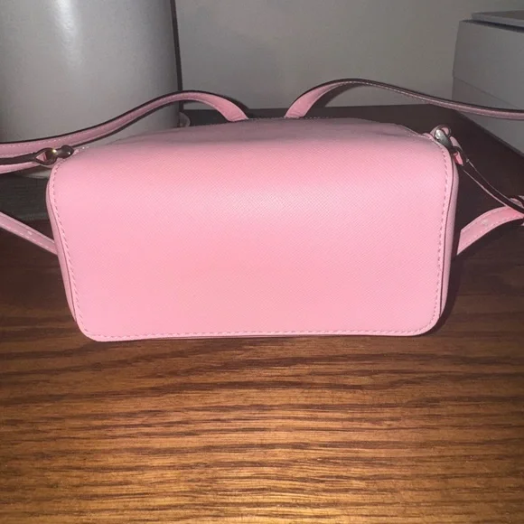 Authentic NWOT Kate Spade Pink Backpack with Gold Hardware - Picture 5 of 9